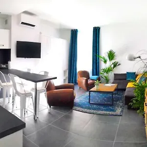 beautifully-bright-apartment-in-old-town-saint-tropez.fr-provencehotel.com/
